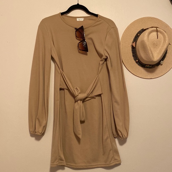 tobrief Dresses & Skirts - Long Sleeve Tied Fall Dress